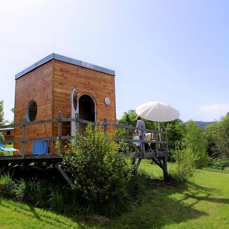 Les Roulottes Et Cabanes Du Livradois Guest House Cunlhat Екстериор снимка