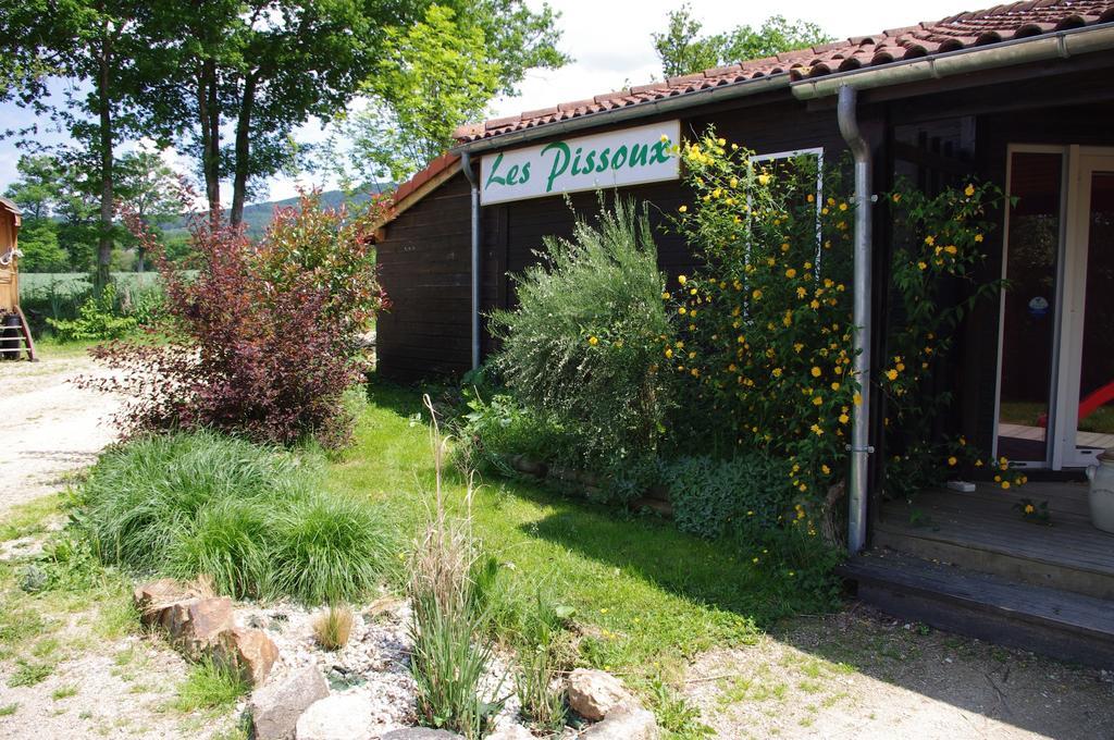 Les Roulottes Et Cabanes Du Livradois Cunlhat Екстериор снимка