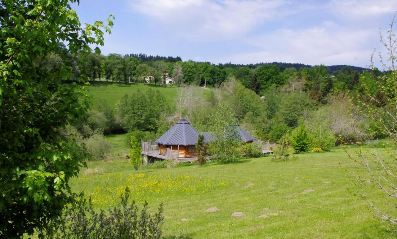 Les Roulottes Et Cabanes Du Livradois Cunlhat Екстериор снимка